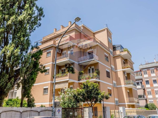appartamento in vendita a Roma in zona Monte Sacro/Talenti