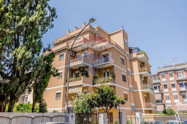 appartamento in vendita a Roma in zona Monte Sacro/Talenti