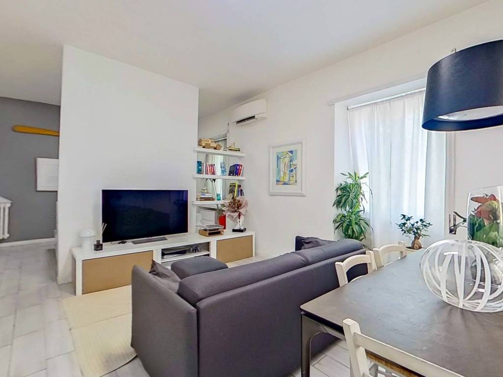 appartamento in vendita a Roma in zona Appio Claudio