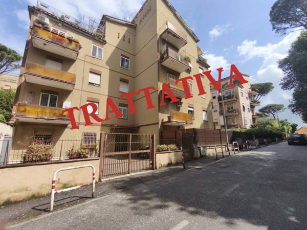 appartamento in vendita a Roma in zona Tomba di Nerone