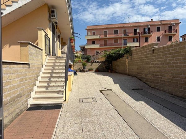 appartamento in vendita a Roma in zona Tor Vergata/Torrenova