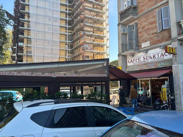 appartamento in vendita a Roma in zona Appio Claudio