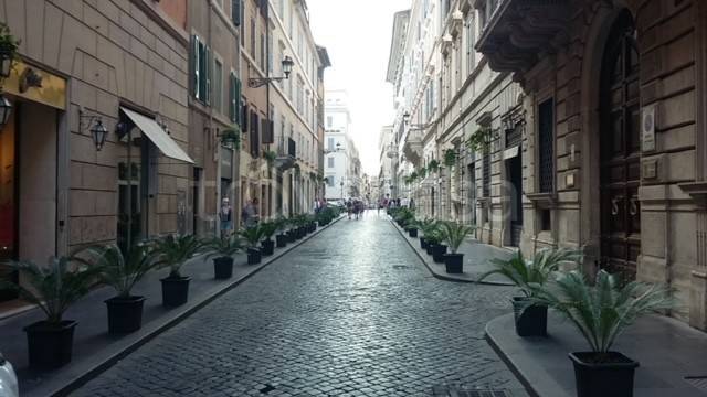 appartamento in vendita a Roma in zona Trevi-Colonna