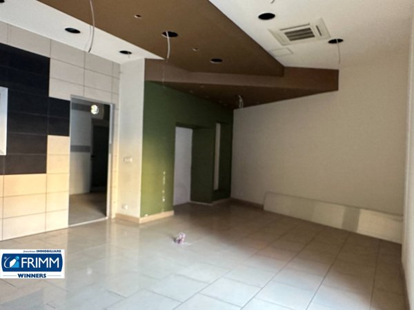 locale commerciale in vendita a Roma in zona Parioli