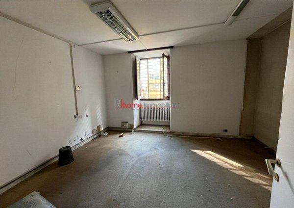 pentavano in vendita a Roma in zona Castro Pretorio