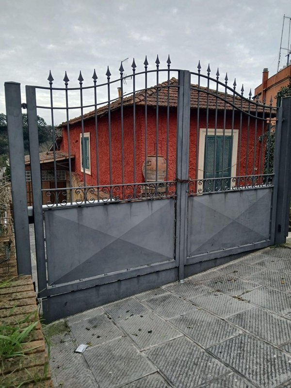 appartamento in vendita a Roma in zona Tomba di Nerone