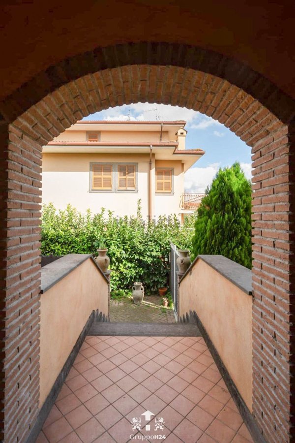 appartamento in vendita a Roma in zona Appio Claudio