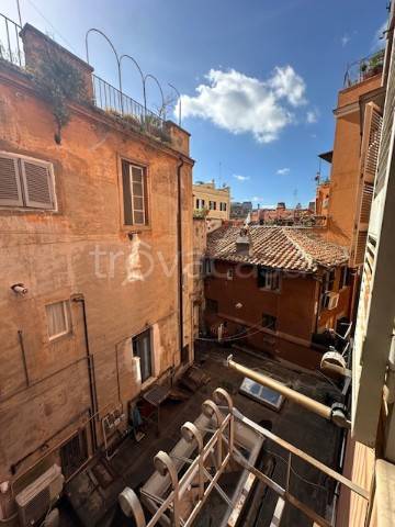 appartamento in vendita a Roma in zona Rione Monti/Campitelli