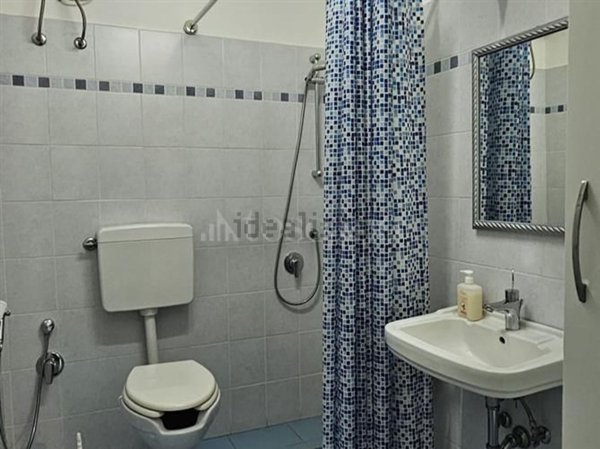 esavano in vendita a Roma in zona Prenestino-Labicano