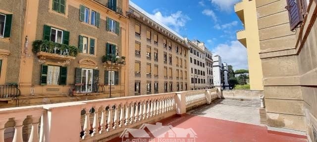 appartamento in vendita a Roma in zona Rione Monti/Campitelli