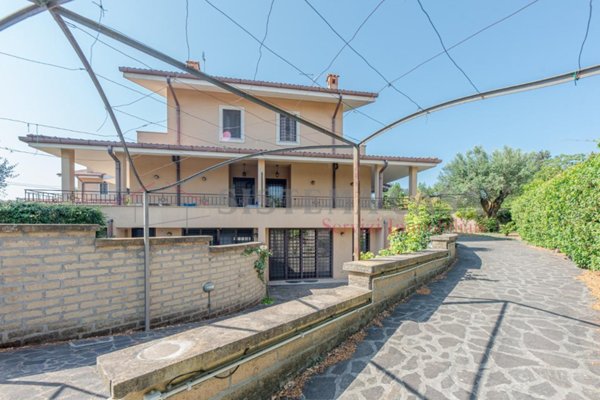casa indipendente in vendita a Roma in zona EUR