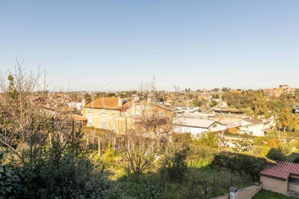 appartamento in vendita a Roma in zona Castel di Leva