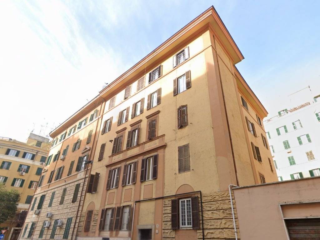 appartamento in vendita a Roma in zona Appio Latino