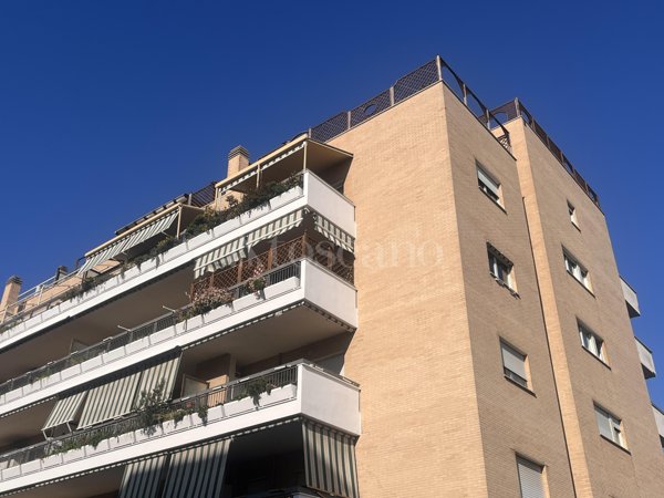 appartamento in vendita a Roma in zona Ostia