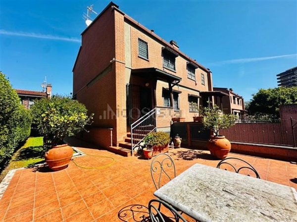 casa indipendente in vendita a Roma in zona Spinaceto