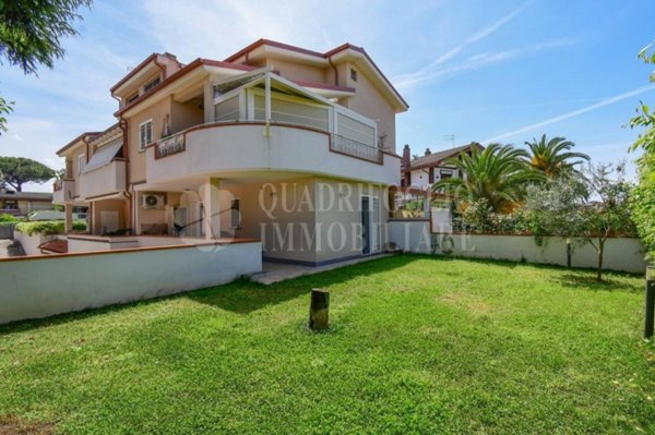 casa indipendente in vendita a Roma in zona Casal Morena