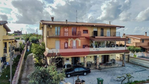 appartamento in vendita a Roma in zona Finocchio