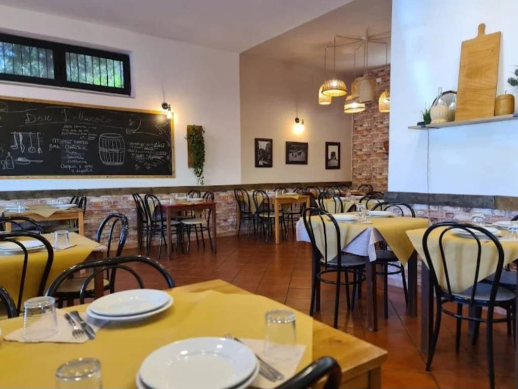 negozio in vendita a Roma in zona Osteria del Curato