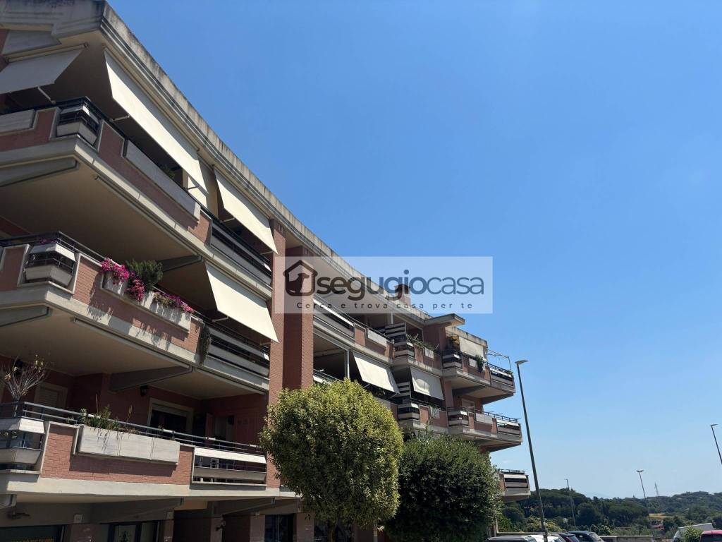 appartamento in vendita a Roma in zona Tor di Quinto