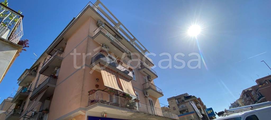 appartamento in vendita a Roma in zona Prenestino-Centocelle