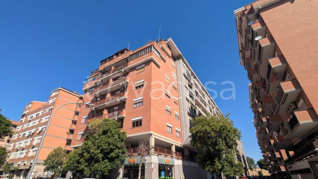 appartamento in vendita a Roma in zona Prenestino-Labicano