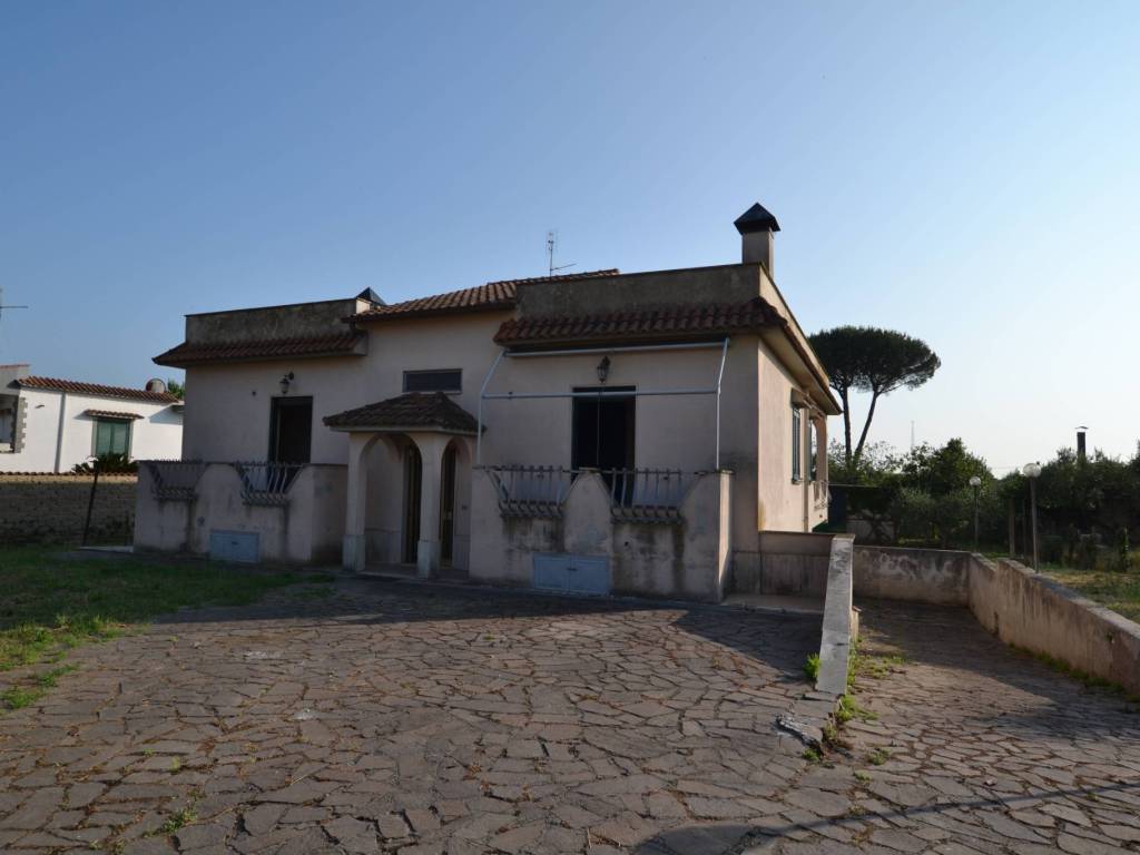 casa indipendente in vendita a Roma in zona Trigoria