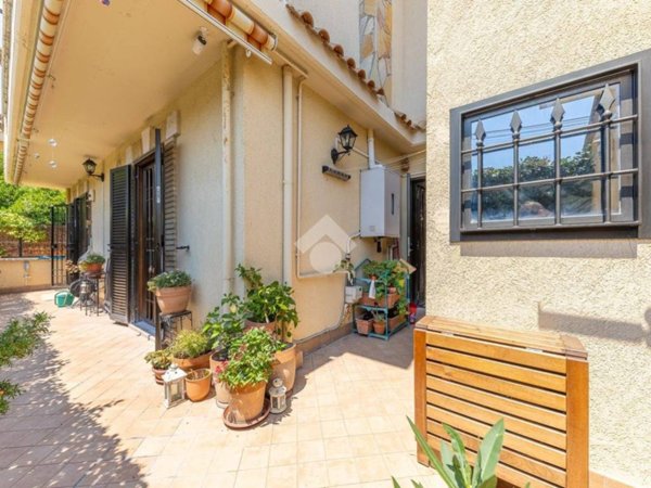 appartamento in vendita a Roma in zona Castelverde