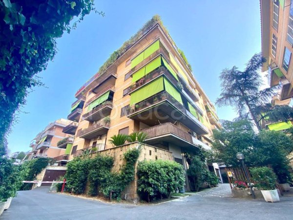 appartamento in vendita a Roma in zona Ardeatino