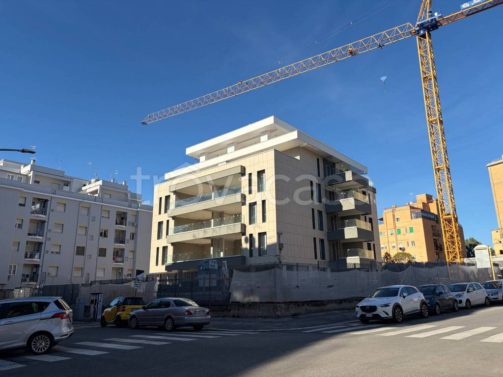 appartamento in vendita a Roma in zona Tuscolano