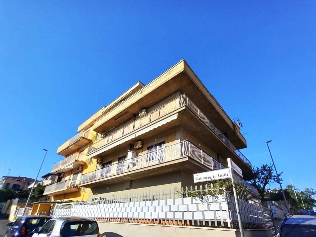 appartamento in vendita a Roma in zona Finocchio