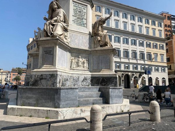 appartamento in vendita a Roma in zona Centro Storico
