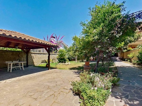 casa indipendente in vendita a Roma in zona Infernetto