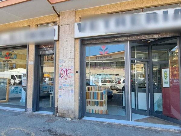 negozio in vendita a Roma in zona Prenestino-Centocelle