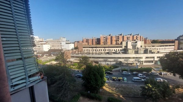appartamento in vendita a Roma in zona Tor de' Cenci