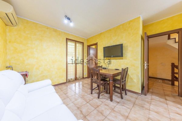 casa indipendente in vendita a Roma in zona Casal Morena