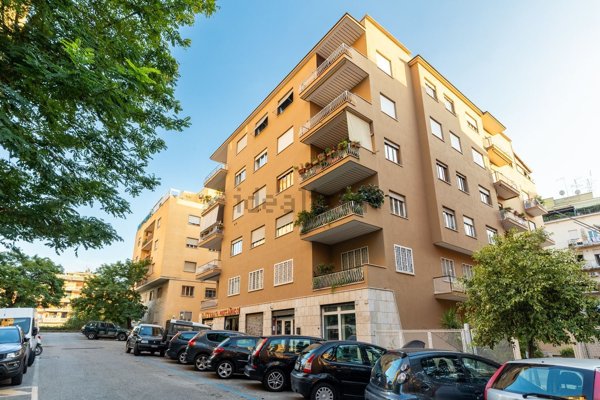 appartamento in vendita a Roma in zona Appio Latino