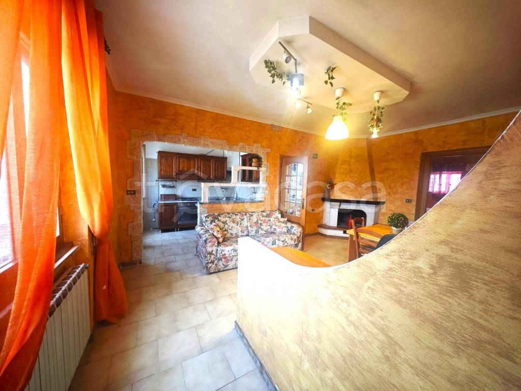 appartamento in vendita a Roma in zona Tor Bella Monaca