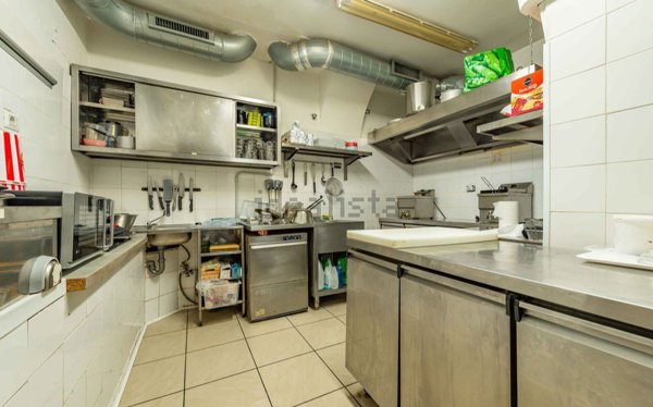 negozio in vendita a Roma in zona Esquilino