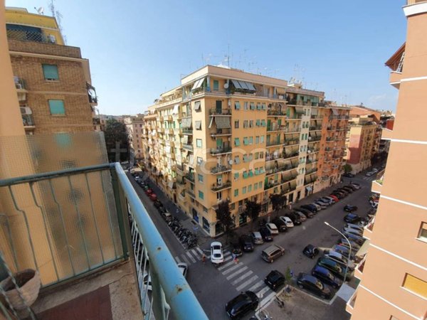 appartamento in vendita a Roma in zona Tuscolano