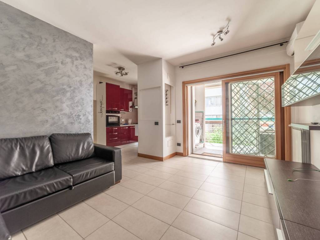 appartamento in vendita a Roma in zona Torre Maura