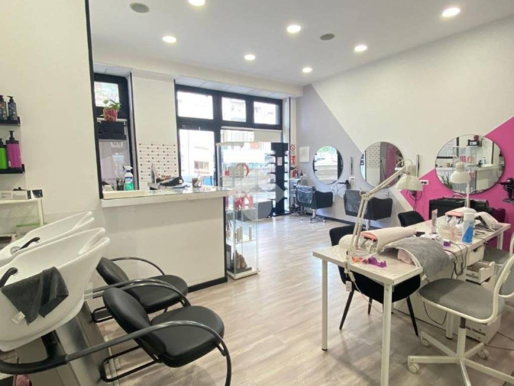 negozio in vendita a Roma in zona Prenestino-Centocelle