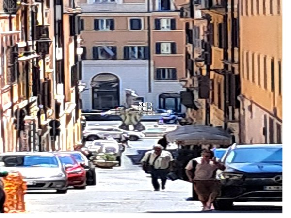 appartamento in vendita a Roma in zona Trevi-Colonna