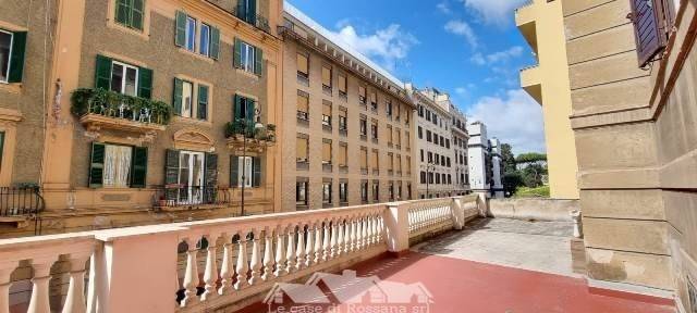 appartamento in vendita a Roma in zona Rione Monti/Campitelli