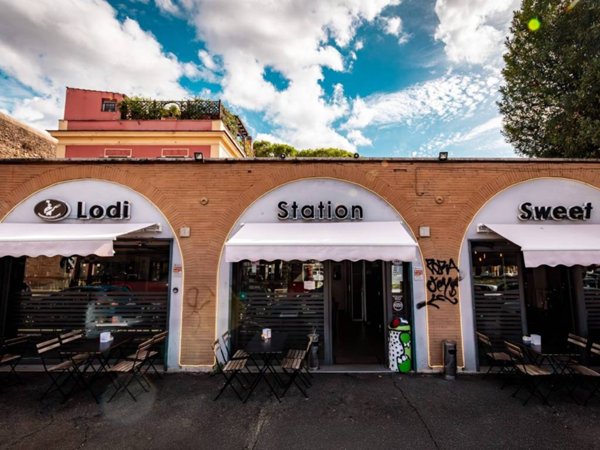 locale commerciale in vendita a Roma