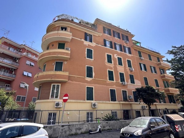 appartamento in vendita a Roma in zona Appio Latino