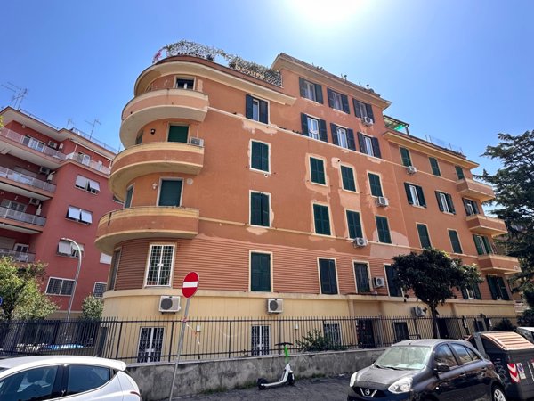 appartamento in vendita a Roma in zona Appio Latino