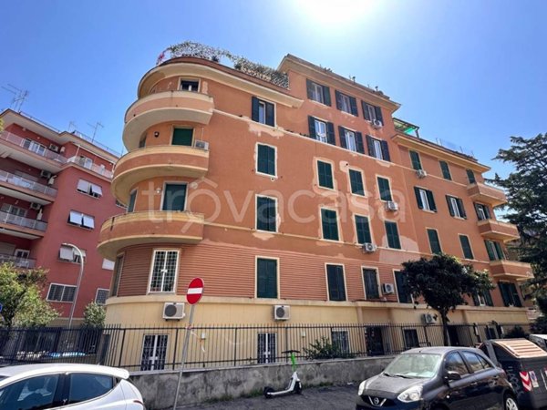 appartamento in vendita a Roma in zona Appio Latino