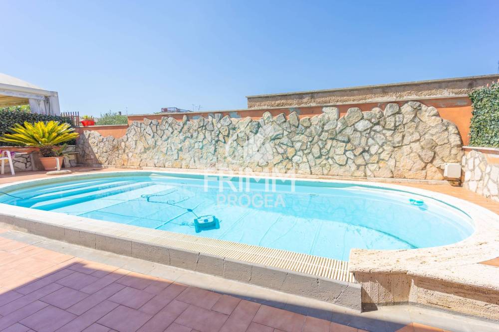 casa indipendente in vendita a Roma in zona Giardini di Corcolle