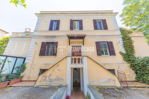appartamento in vendita a Roma in zona Tuscolano