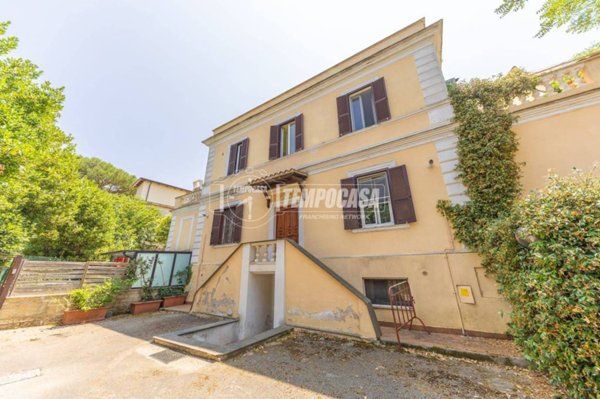 appartamento in vendita a Roma in zona Tuscolano